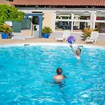 Camping 3 étoiles - Piscine - Ccbbh0a 3*
