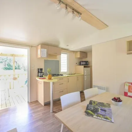Zecamping 3 Etoiles Familial Toboggans Locatif 16M2 4 Pers Luxury tent 3*