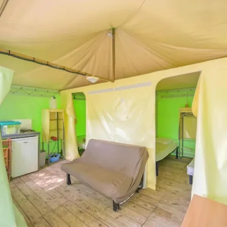 Luxury tent Zecamping 3 Etoiles Familial Toboggans Locatif 16M2 4 Pers Sussargues