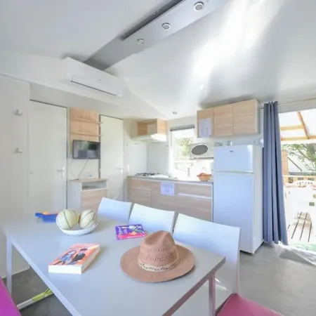 Camping 3 étoiles - Piscine - Ccbbh0a Sussargues