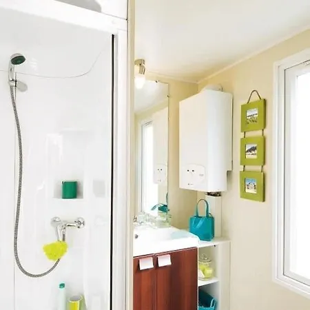 Zecamping 3 Etoiles Familial Toboggans Locatif 16M2 4 Pers Sussargues