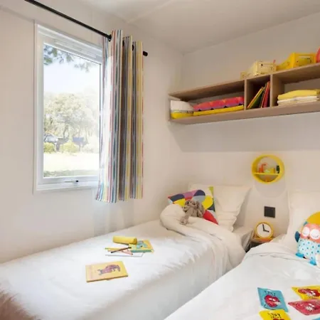 Zecamping 3 Etoiles Familial Toboggans Locatif 16M2 4 Pers Luxury tent 3*