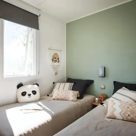 Zecamping 3 Etoiles Familial Toboggans Locatif 16M2 4 Pers 3* Sussargues