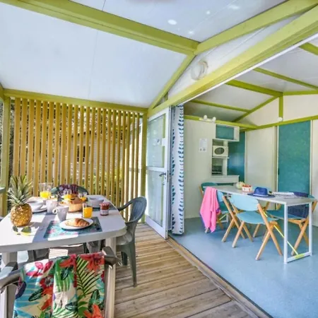 Lüks kamp alanı Zecamping 3 Etoiles Familial Toboggans Locatif 16m2 4 Pers
