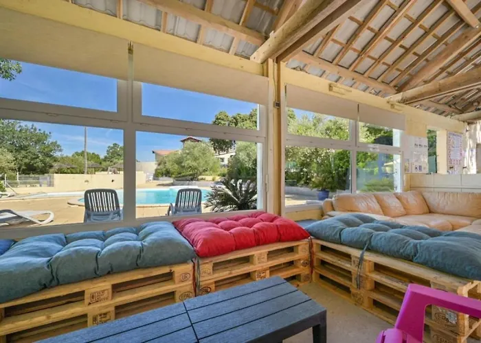 Zecamping 3 Familial Dog Friendly Piscine Et Soirees Animees Sussargues
