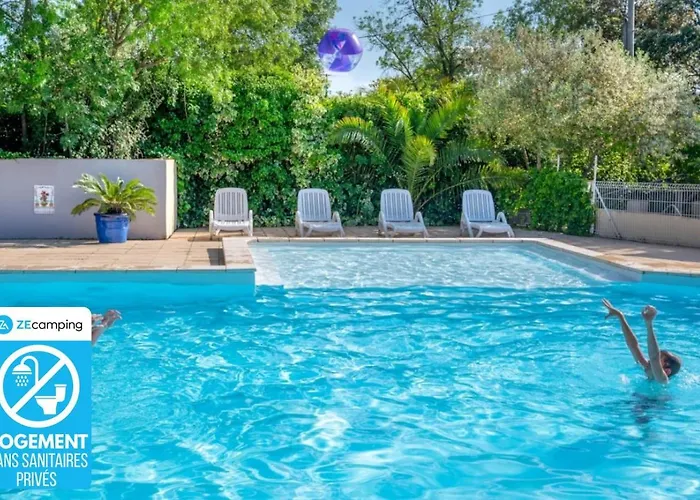 Camping Zecamping 3 Familial Dog Friendly Piscine Et Soirees Animees 3*