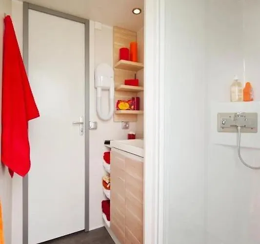 Zecamping 3 Familial Dog Friendly Piscine Et Soirees Animees Camping
