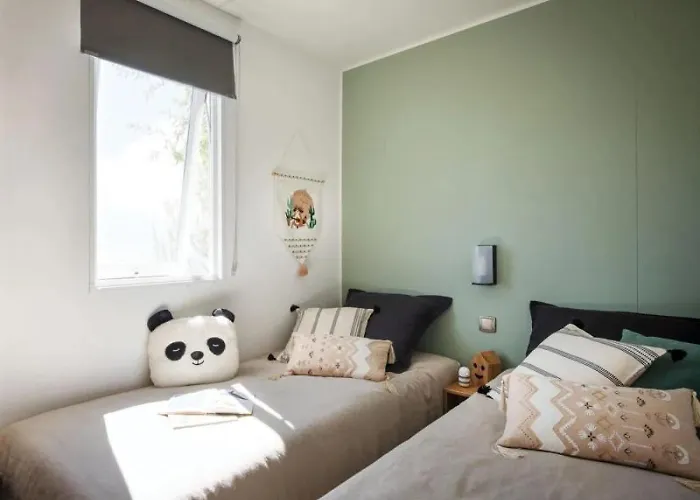 Zecamping 3 Familial Dog Friendly Piscine Et Soirees Animees 3* Sussargues